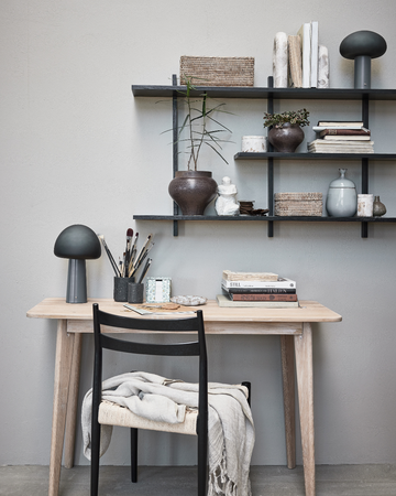 Drømmekontor med Lene Bjerre. Elegant kontorindretning, luksuriøse kontormøbler og skandinavisk design, der inspirerer kreativitet og produktivitet.