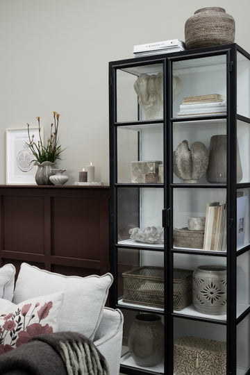 Flotte vitrineskabe med glaslåger - Lene Bjerre