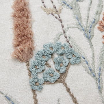 Ingrid pudebetræk råhvid 50x50 blomster LENE BJERRE