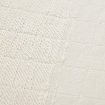 Isadora sengetæppe 260x240 cm. råhvid LENE BJERRE