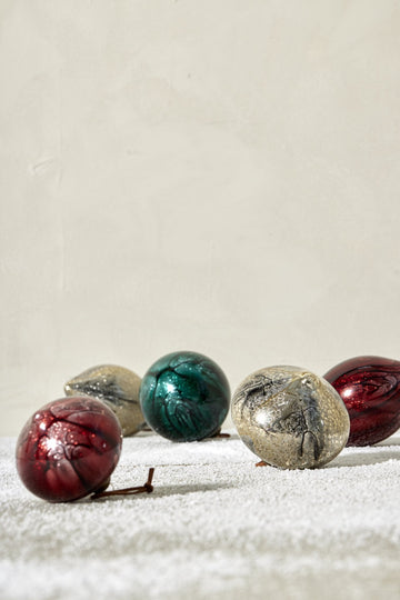 Nosille julekugle 10 cm sølv Lene Bjerre Design DK