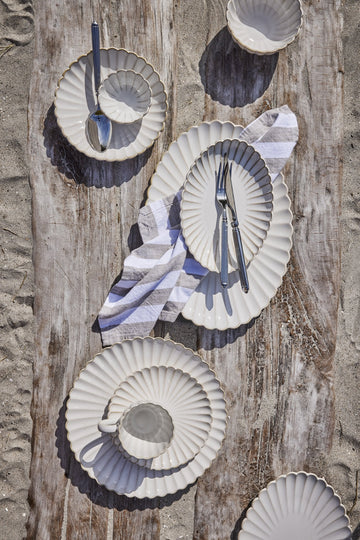 Camille fad 22,5x15,5 cm. råhvid LENE BJERRE