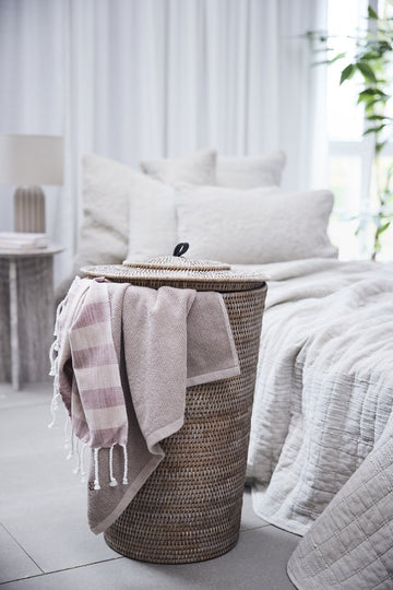 Isadora sengetæppe 260x240 cm. sand LENE BJERRE