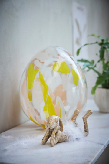 Semilla Påskehare med fjer 8,4 cm. lys guld LENE BJERRE