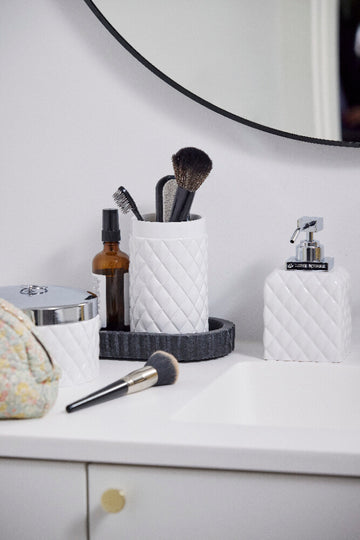 Eliana bakke 25x12,5 cm. sort marmor LENE BJERRE